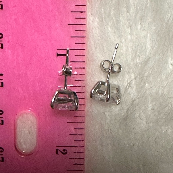 925 Silver Diamond Cut White Cubic Zirconia Studs Earrings - Picture 5 of 12